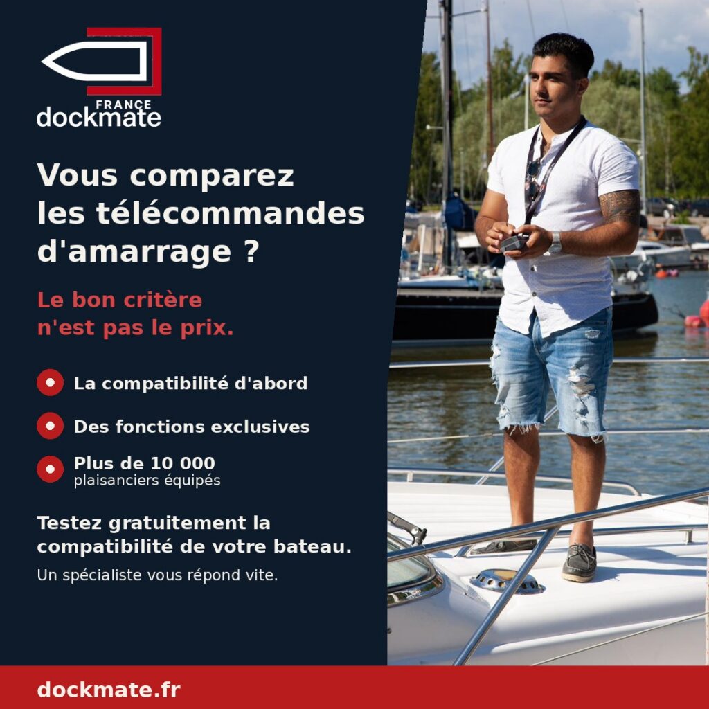Alternative à Dockmate : plaisancier sur le pont avec une télécommande d'amarrage sans fil portée au cou